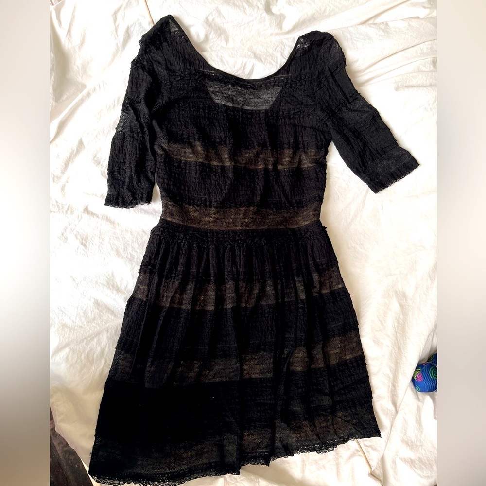 BCBGMAXAZRIA Black Lace party dress with nude lining Size M